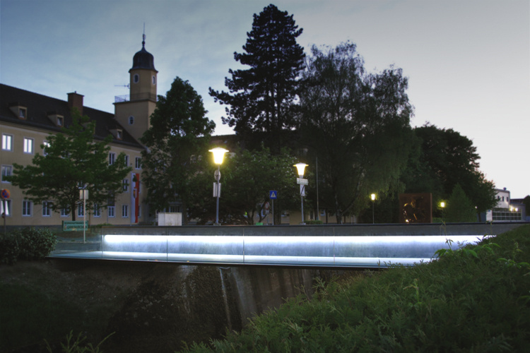 Fussgaengerbruecke 2